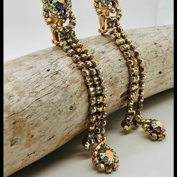 Vintage Aurora Borealis crystal rhinestone duster earrings 💎 - Picture 9 of 9